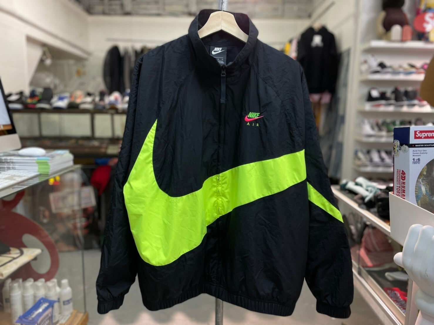 XL NIKE CITY NEON HBR WOOVEN JACKET