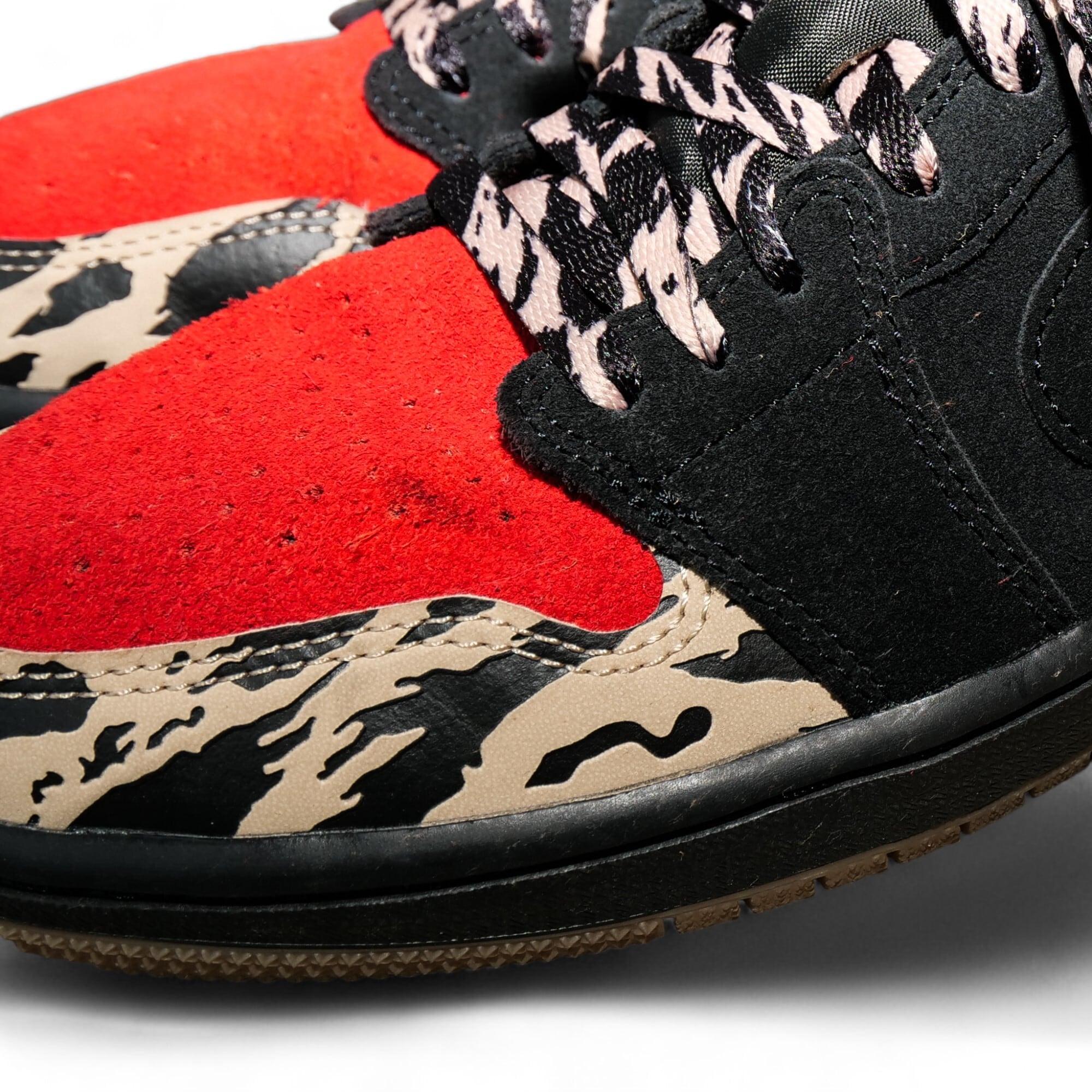 ソールフライ×ナイキ エアジョーダン1 ロー ブラックアンドスポーツ