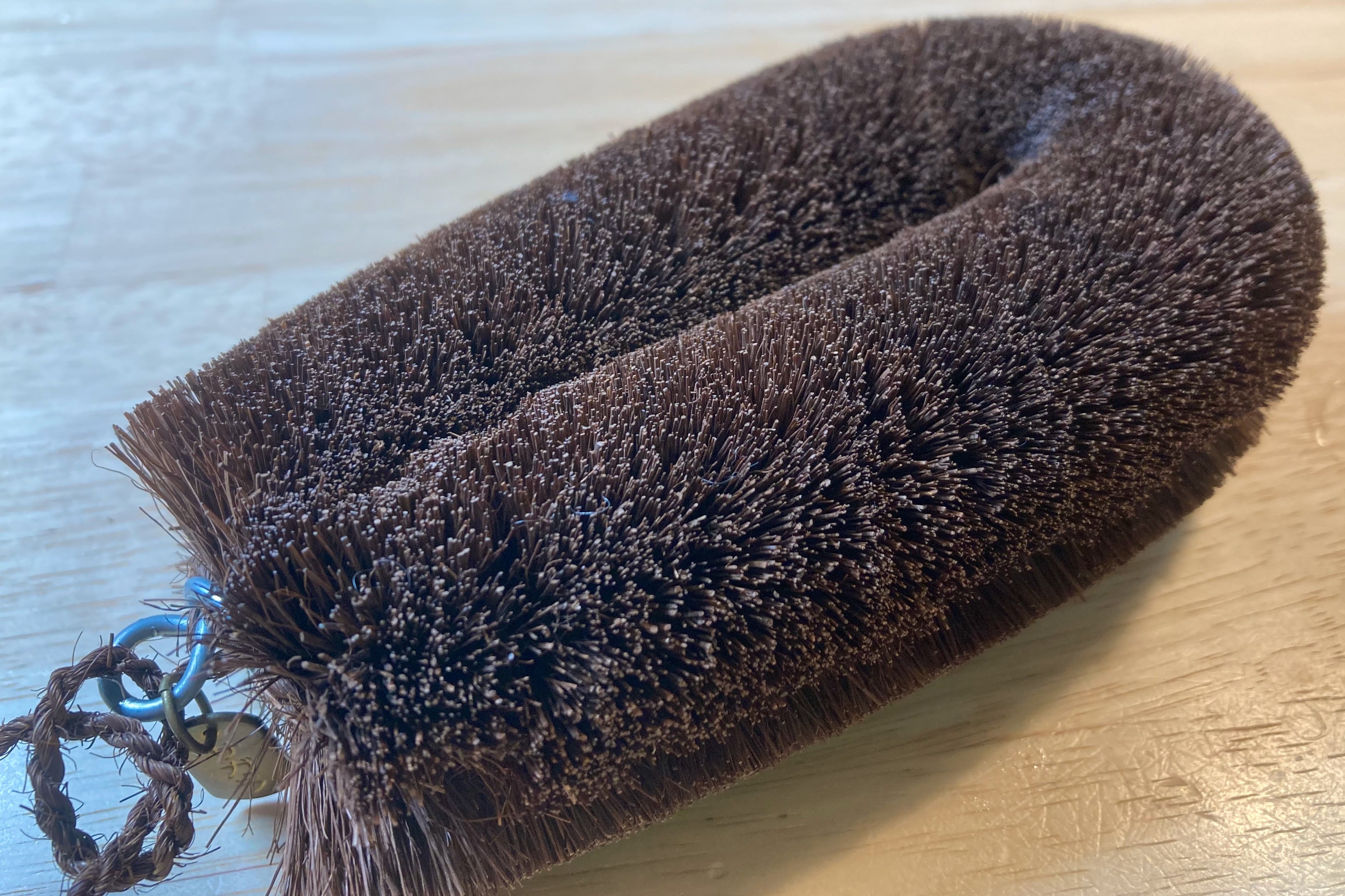 ねこのこたわし（大）/ /棕櫚の引っ掛け紐・特製真鍮タグ付き