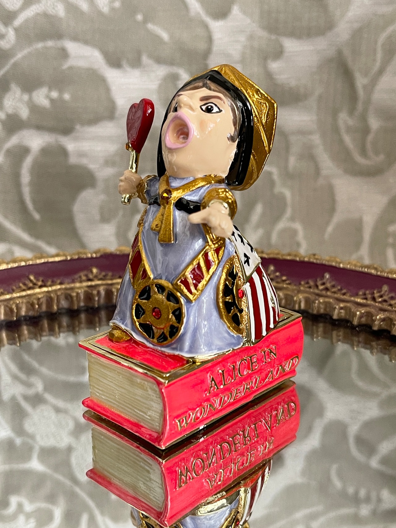 20%OFF!『ハートの女王』シークレットBOX 不思議の国のアリス 『隠された財宝の秘密 ARORA』イギリス製 (送料込み)の画像03