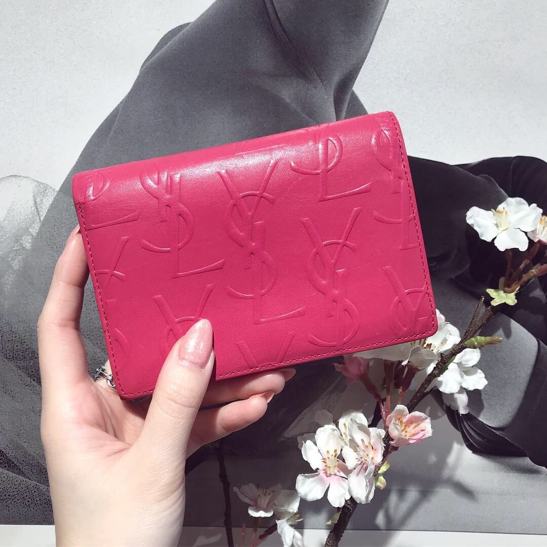 新作割☆YVES SAINT LAURENT YSL イヴ サンローラン 総ロゴ 二つ折財布