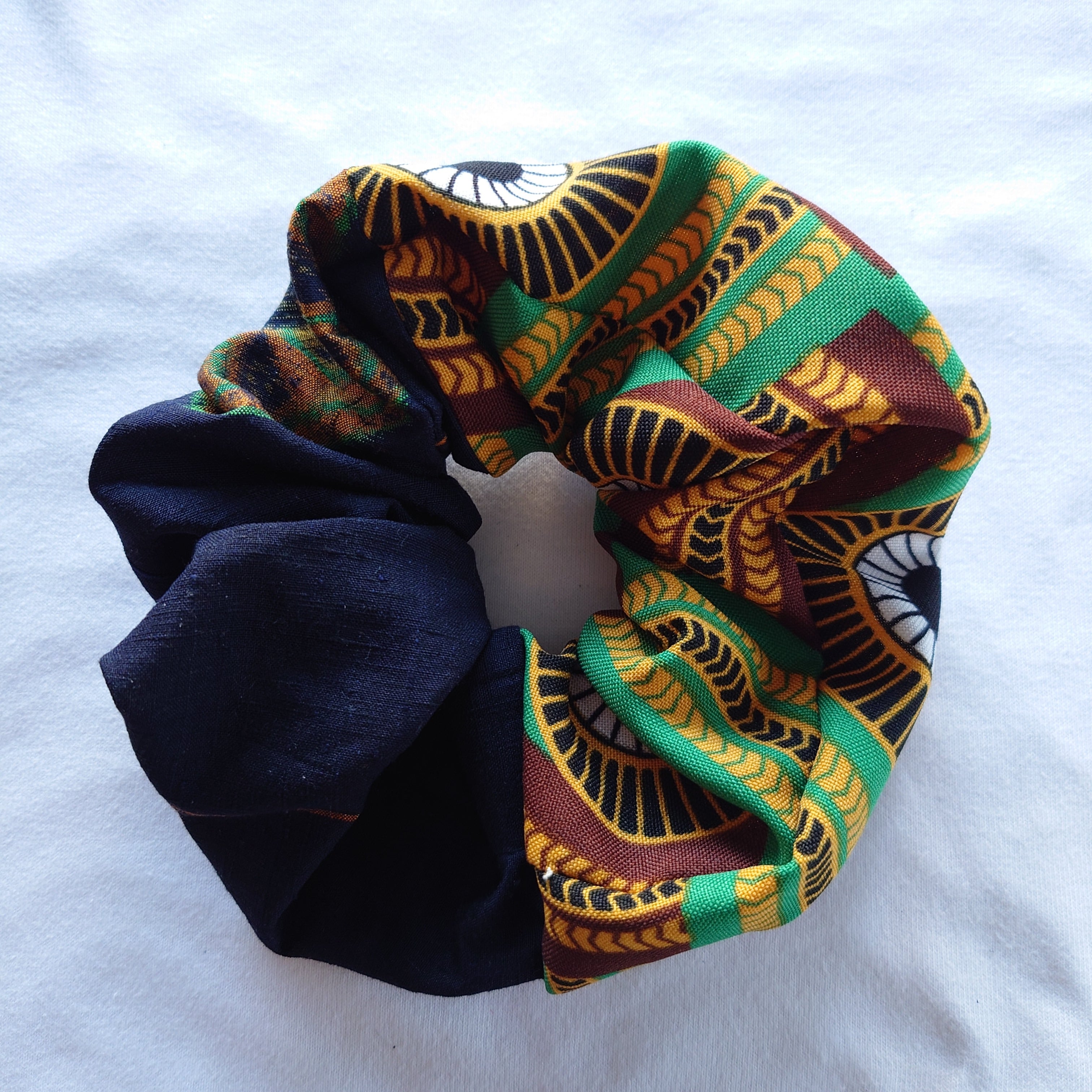 ビッグ バイカラーシュシュ Big Scrunchie フィリピン生地 グリーン×ネイビー 着物リメイク kimono