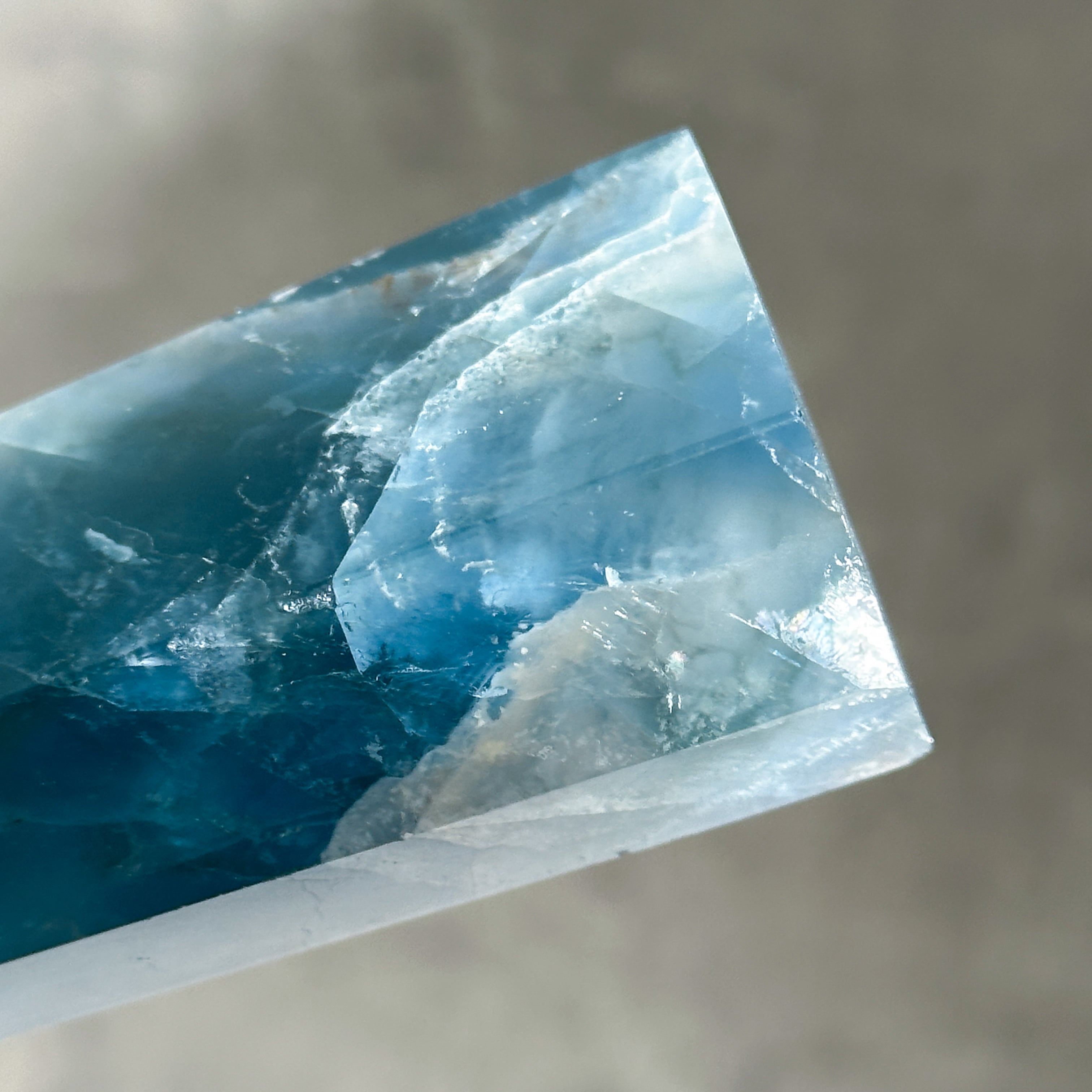 ブルーフローライト タワー型22 ◇ Fluorite ◇天然石・パワーストーン