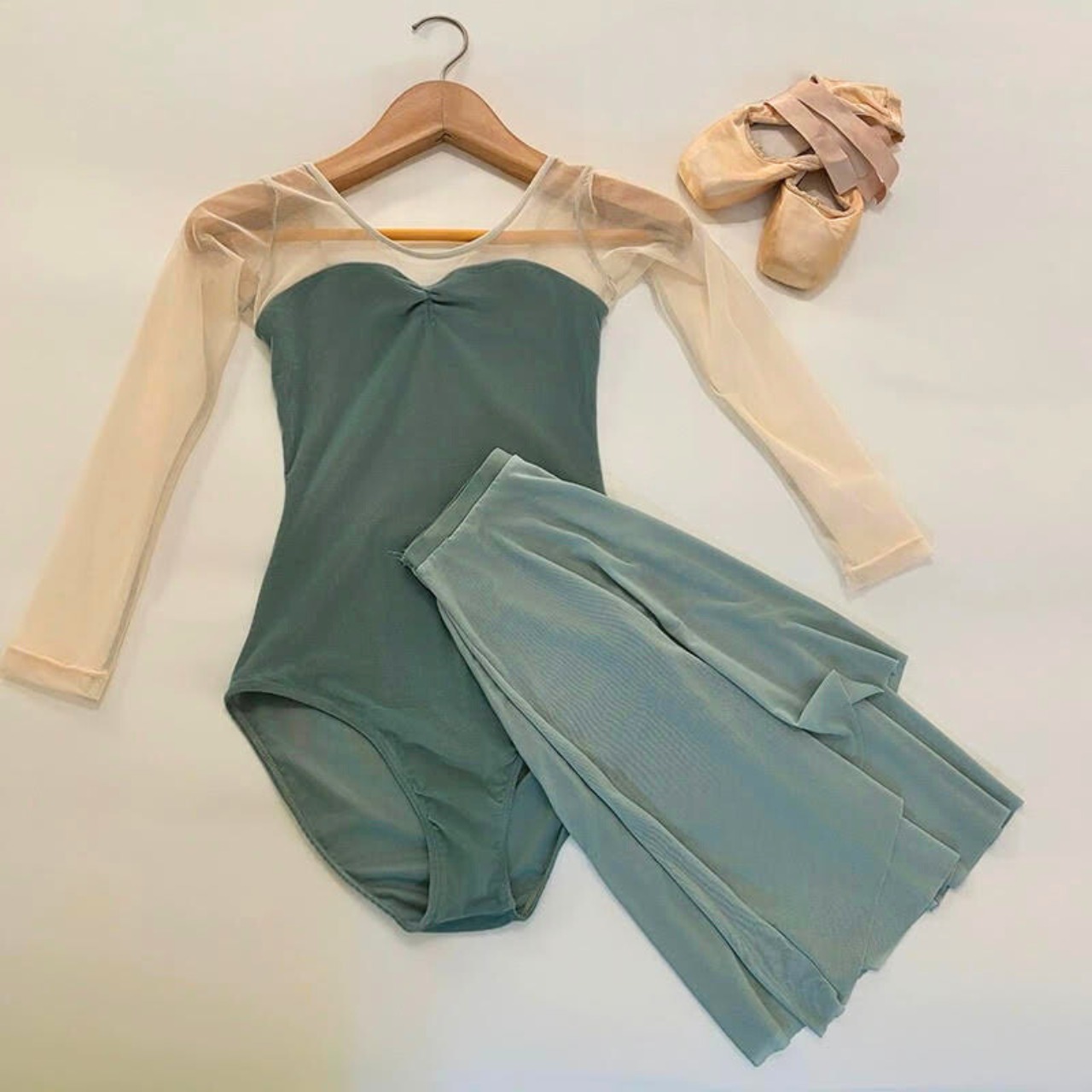 スリーブ ビスチェ レオタード 2色展開 L1293