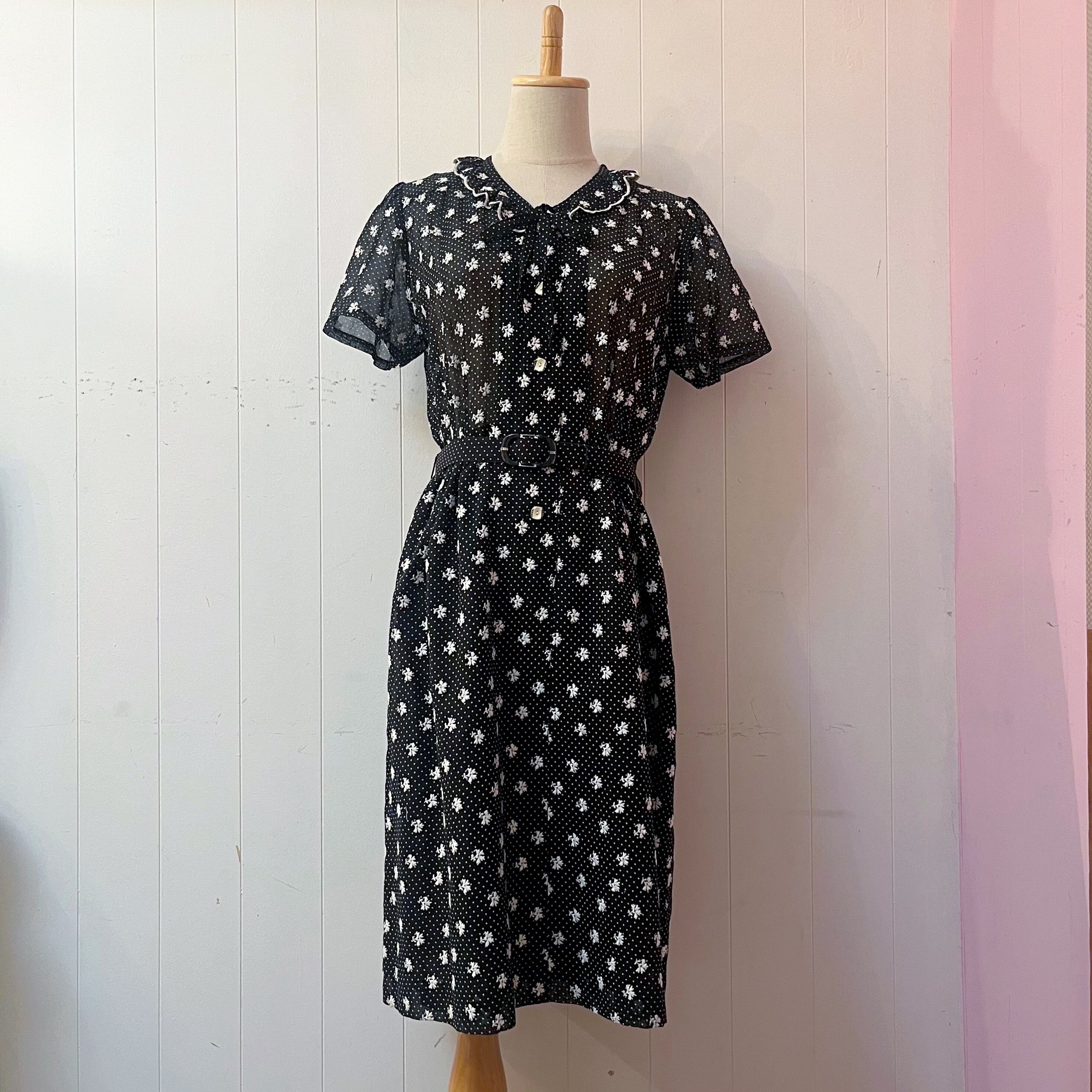 black dot scallop collar one-piece