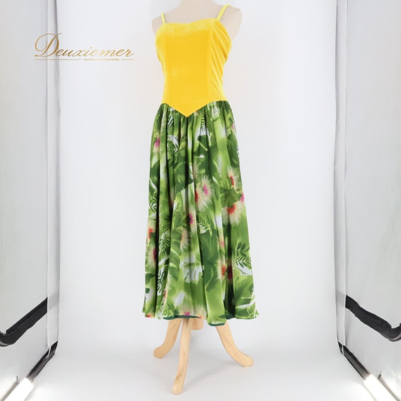 フラダンス 衣装 u'ino! uino ワンピース ドレス イエロー系 ハワイ製 ベロア キャミソールドレス ひらひら かわいい 華やか 鮮やか 明るい 爽やか 黄 緑 ハワイアン アロハ ハワイアンプリント フラ ダンス レッスン 練習 フラワンピース