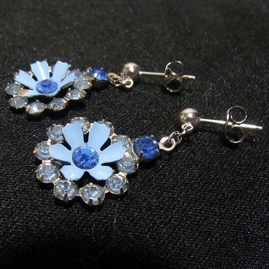 下がる揺れる水色の花型ピアス アクセサリー格安セール K1158P