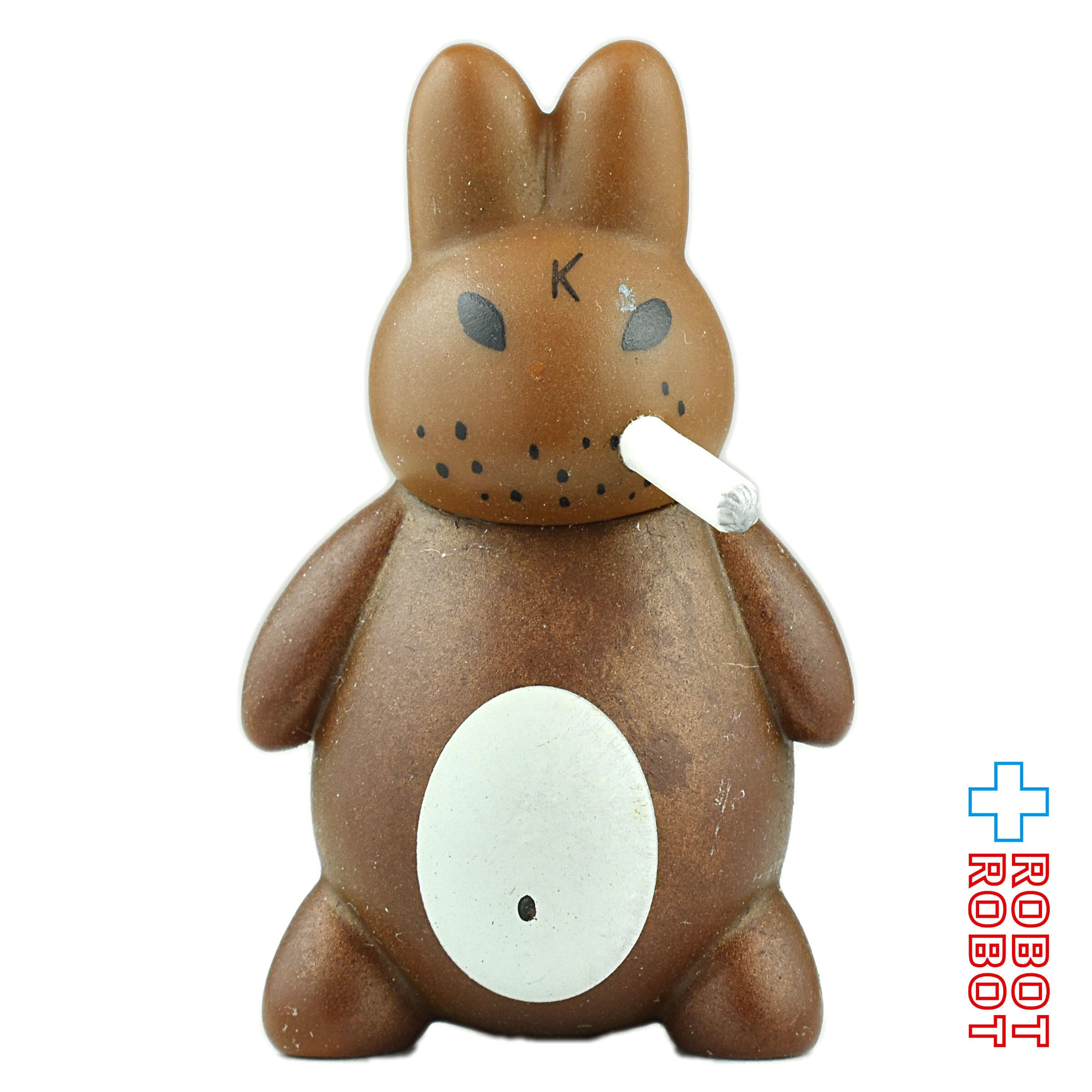 キッドロボット コジック ミニスモーキンラビット キング フィギュア 
