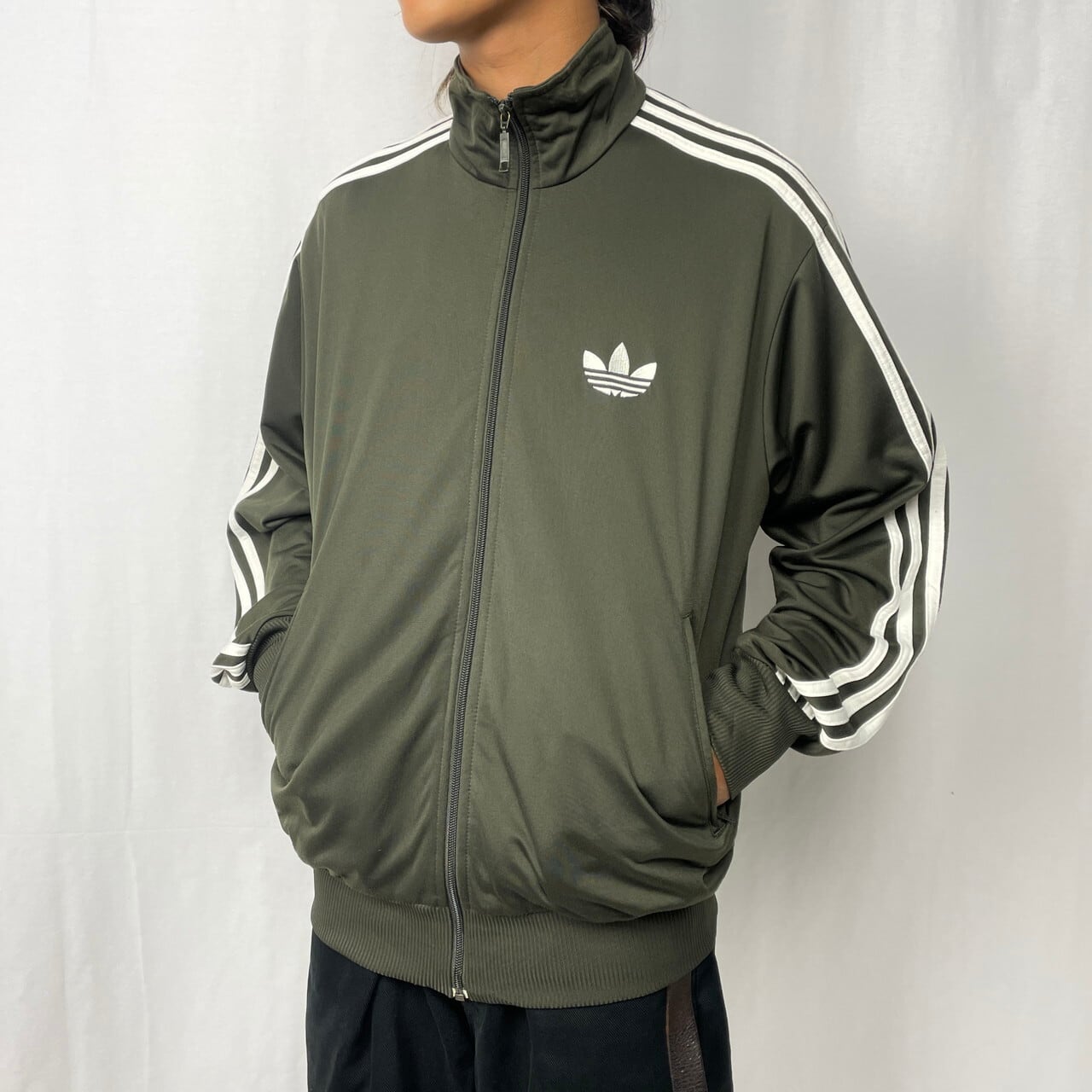 00年代 adidas アディダス トレフォイルロゴ ジャージ トラックジャケット メンズM-L相当 古着 サイドライン ハイネック グリーン カーキ  緑色 【ジャージ・トラックジャケット】 | cave 古着屋【公式】古着通販サイト