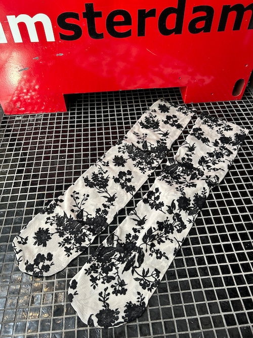 FAKUI flocky flower loose socks