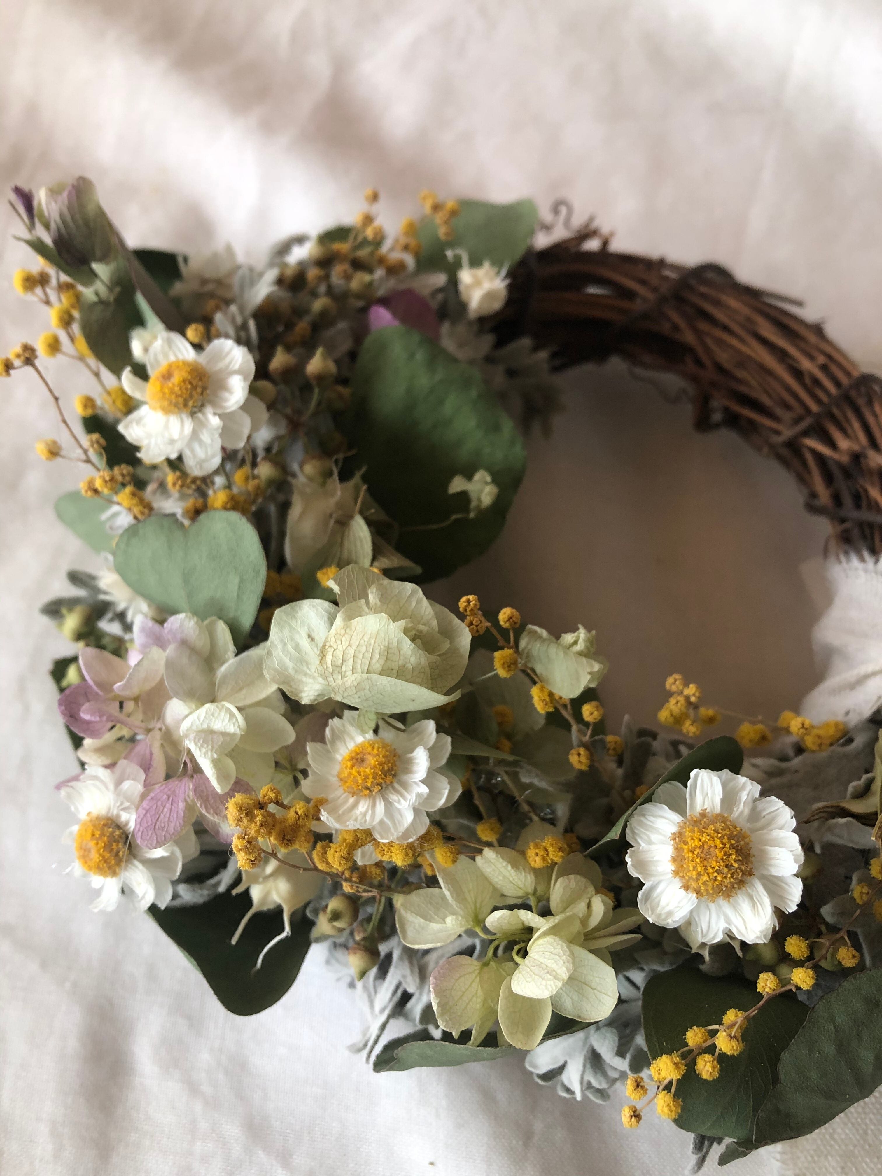 ドライフラワーのハーフリース（リースボックス付） | minatomte