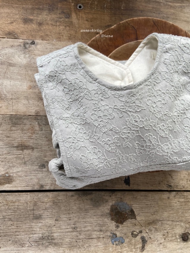 即納____betty rompers