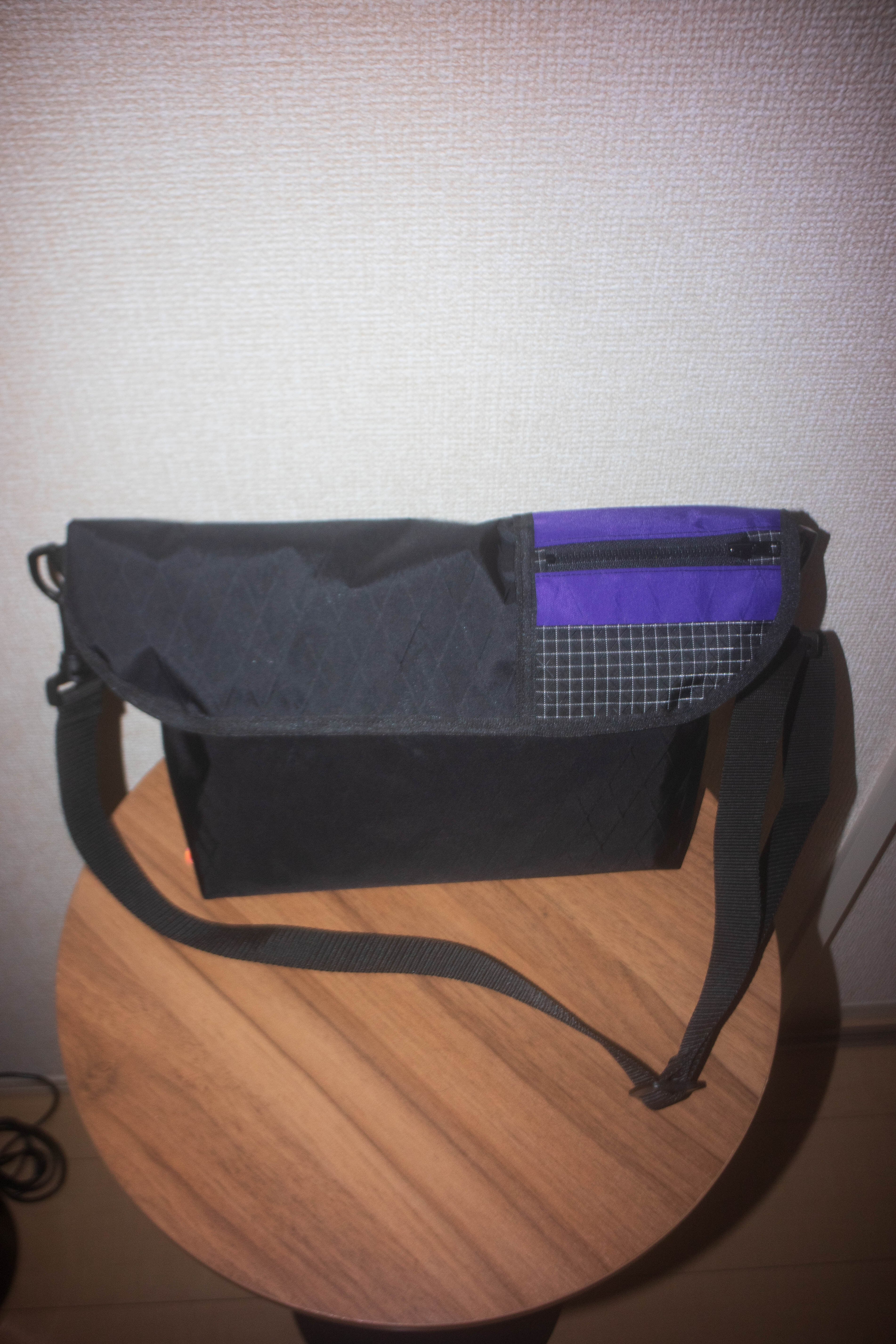 ZODIAC BAGGAGE Sling Messenger Bag / Large | PAY ID