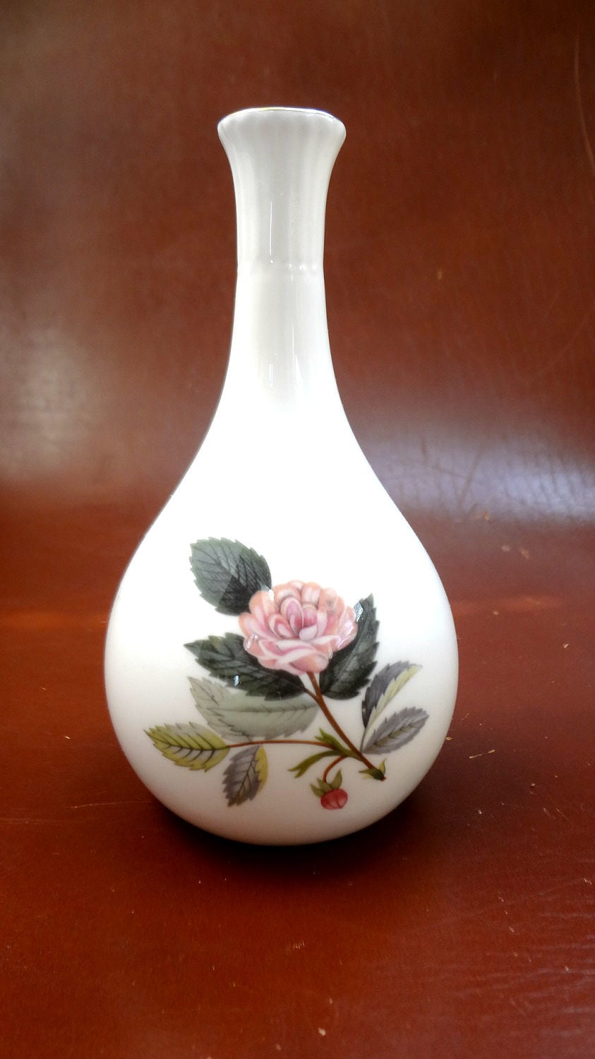 ウェッジウッド ハサウェイローズ フラワーベース | 雑貨wilko