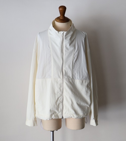 LAMOND “LIGHT SHELL STAND BLOUSON ( Off White )”
