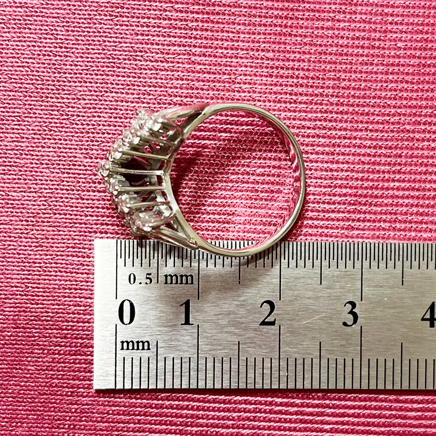 昭和レトロリング(pt900) 日本の作品】昭和レトロ デザイン V字 二列 デザイン リング