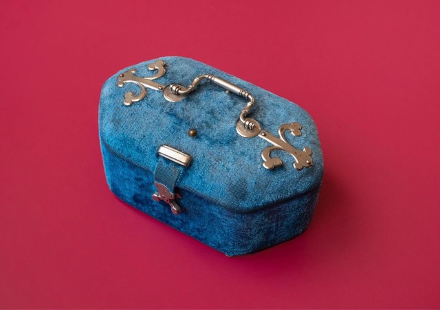 Victorian antique blue Velvet  jewelry box ( ヴィクトリアン アンティーク ブルー ベルベット ジュエリーボックス )