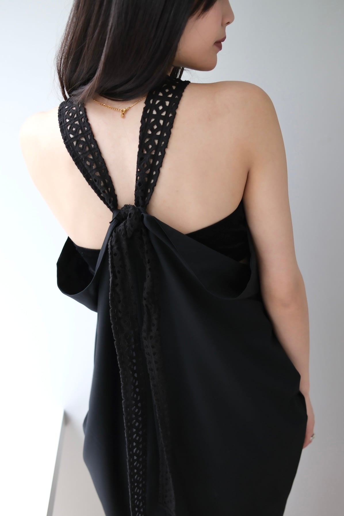 Hella lace tie over dress レースタイオーバードレス Black | planet3rd