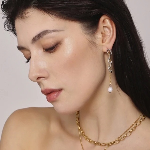 金アレ対応 パールチャーム付きチェーンピアス(0953)