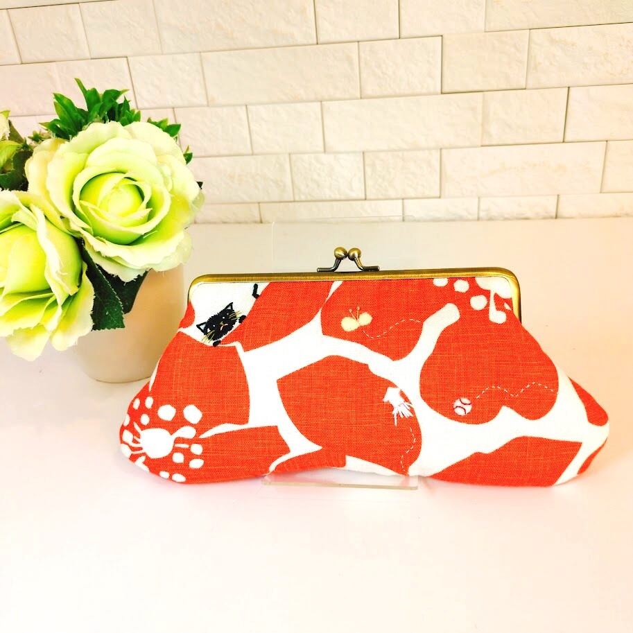 大人のがま口ポーチ リネンオレンジお花 黒猫さんとちょうちょ、イカさん