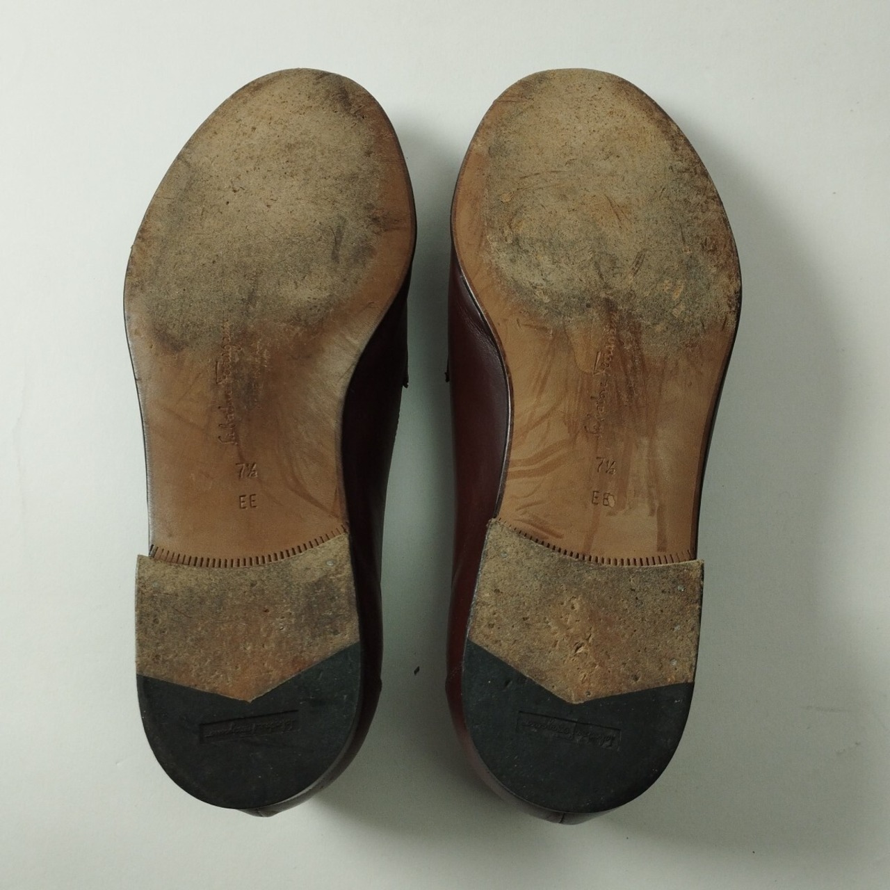 Salvatore Ferragamo　サルバトーレフェラガモ　ローファー　ゴールド金具　レザー