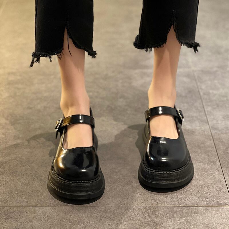 シングルサマーレッドスタイルブラックレザー 靴 シューズ 夏物 ラウンドトー 部族の婦人靴80892604854