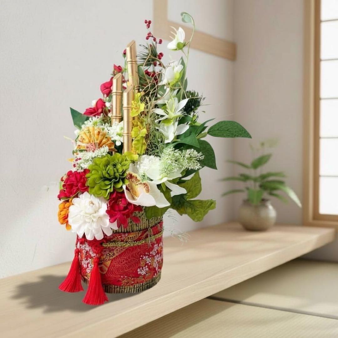 ⑭ 和モダン門松 M｜可憐な花々と竹が奏でる、モカアンドマルシェの