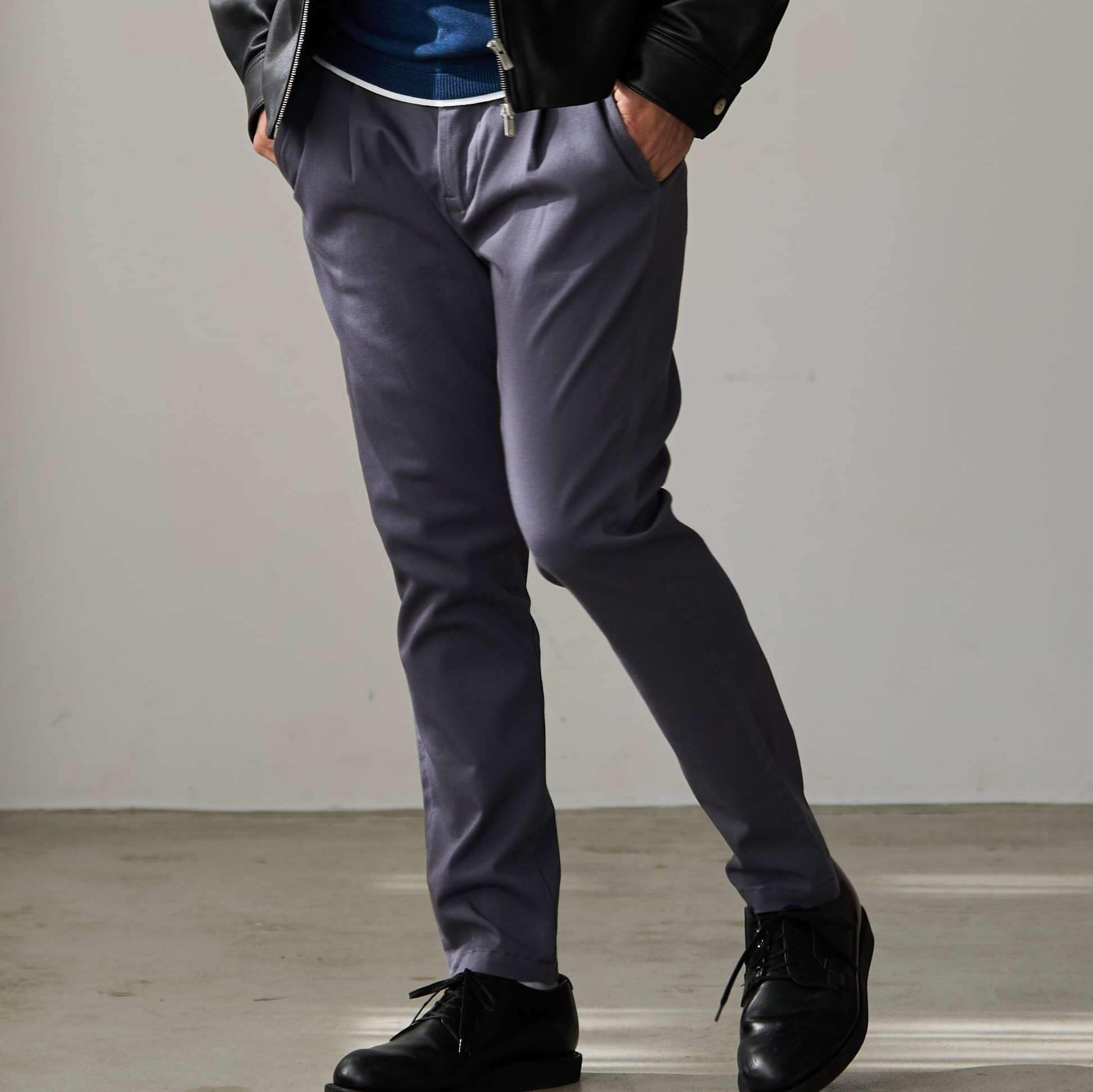 いつかは、究極のグレーパンツ~黒アウターを1番かっこよくするパンツ~