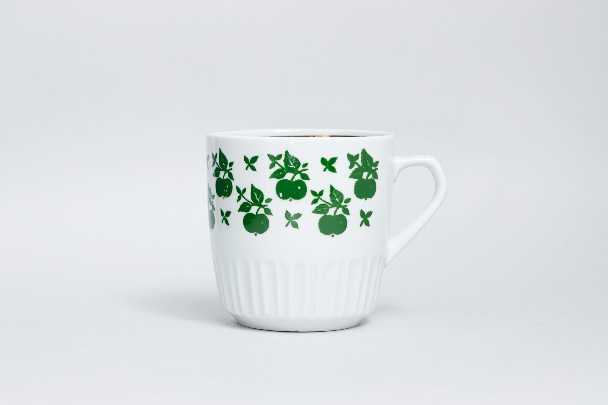 ヴィンテージ さくらんぼ柄マグカップ ドミトロフ磁器工場 旧ソ連 0313