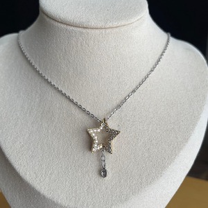 SWAROVSKI 星　ネックレス