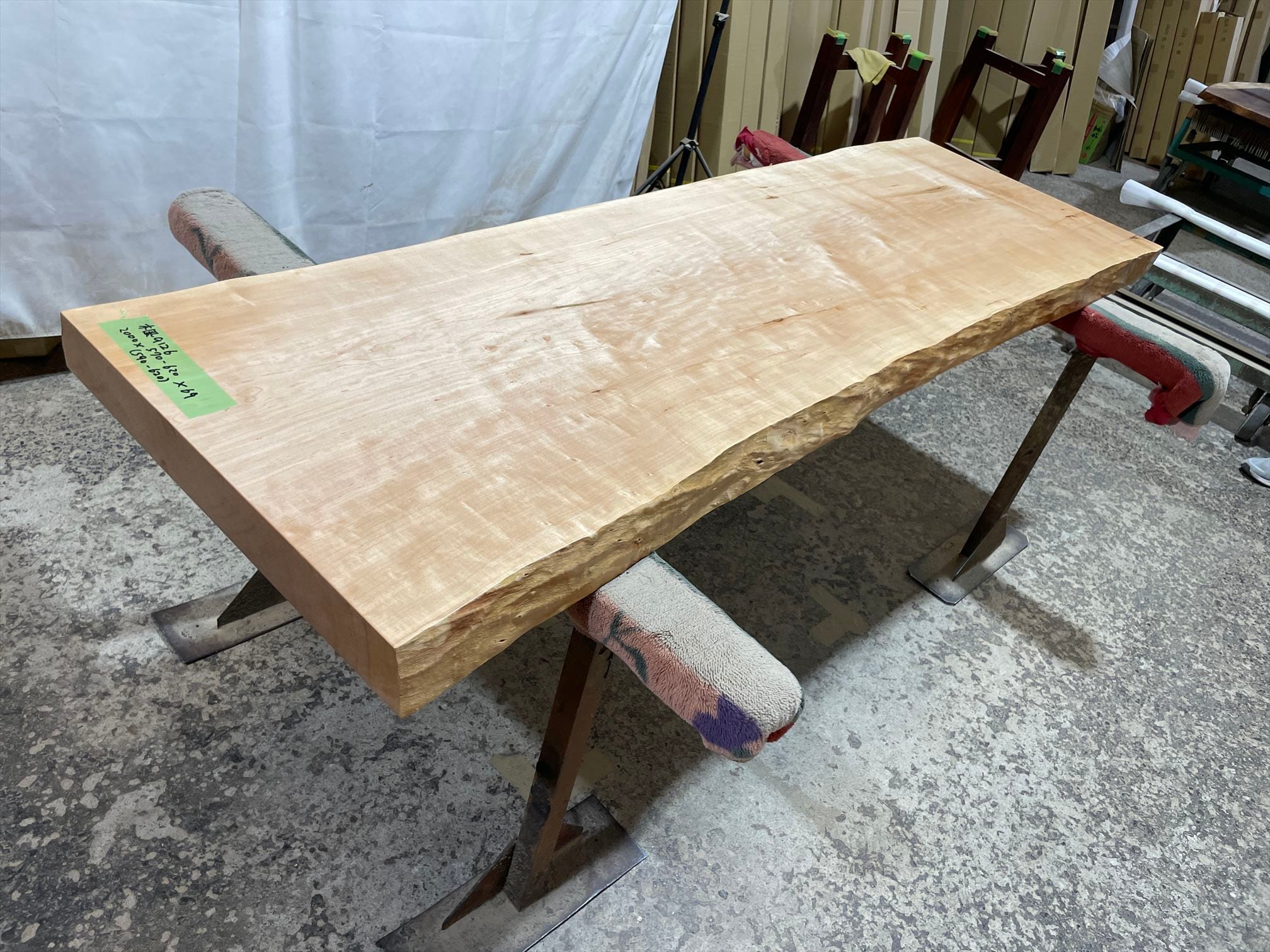 楓9126 メープル メイプル 一枚板無垢 乾燥材 2000x570‐620x69mm