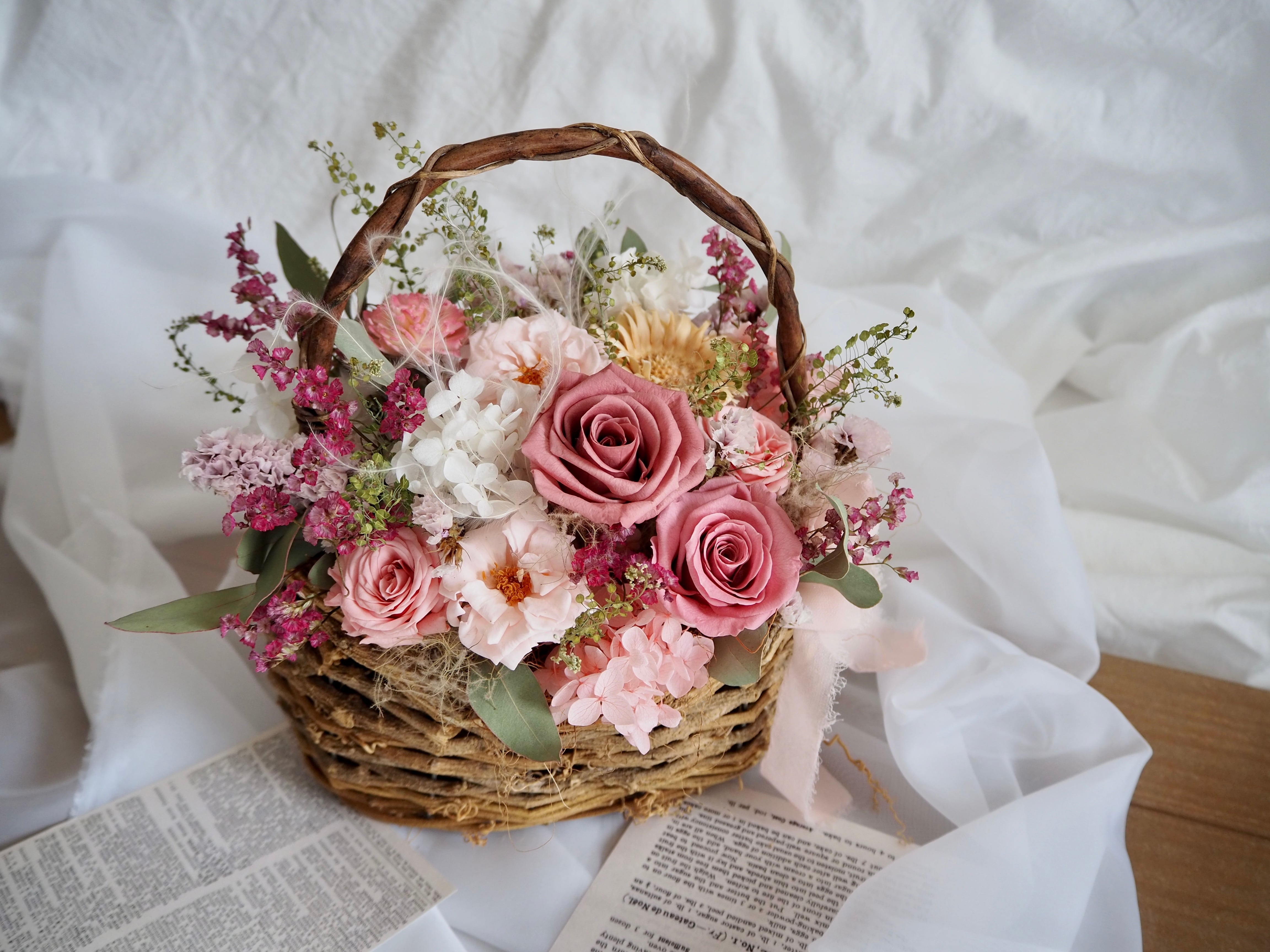 桜色プリザーブドフラワーバスケットアレンジ basket arrangement