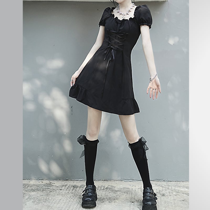 サブカル 服 地雷系 通販 ゴスロリ系 黒 ワンピ ミニ パフスリーブ デコルテ フリル 闇可愛い ゴシック闇かわいい ゴシック ロリータ