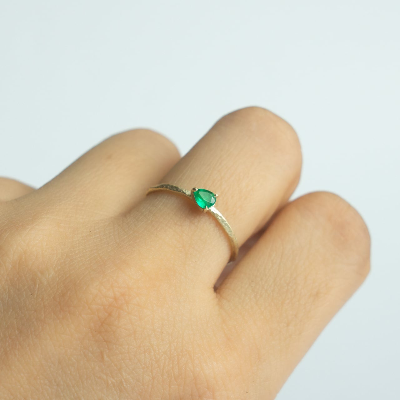 Rock Ring ーエメラルド | Kumiko Taya jewelry
