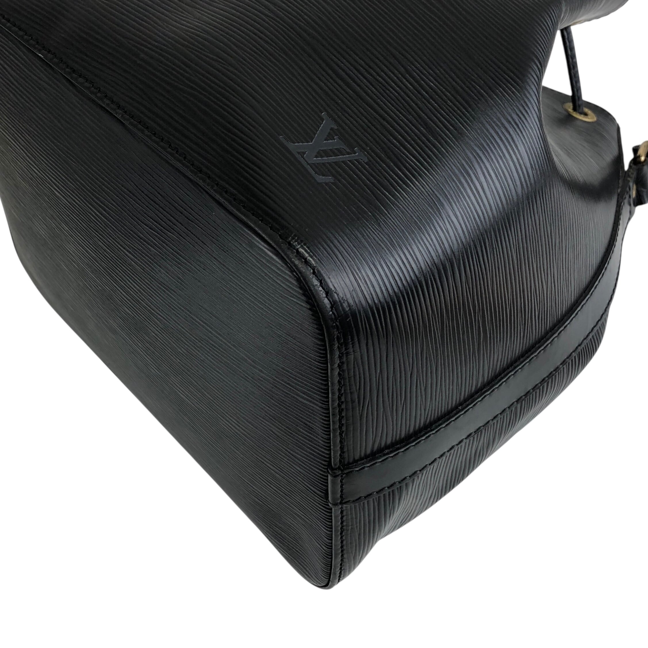 LOUIS VUITTON ルイヴィトン エピ ショルダーバッグ ブラック ノエ