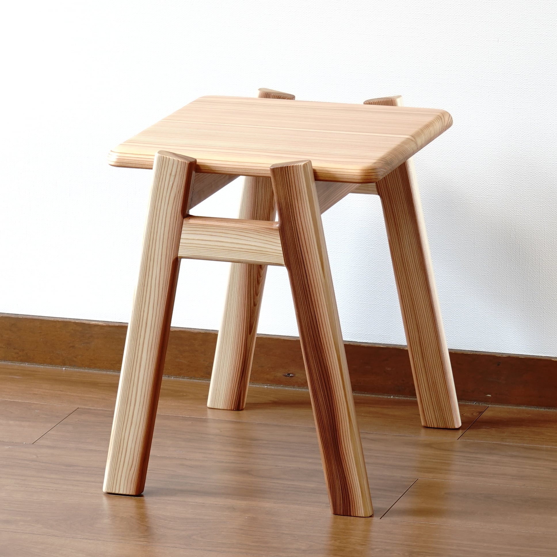 森の学校スツール 杉タイプ | あすの森づくりの家具
