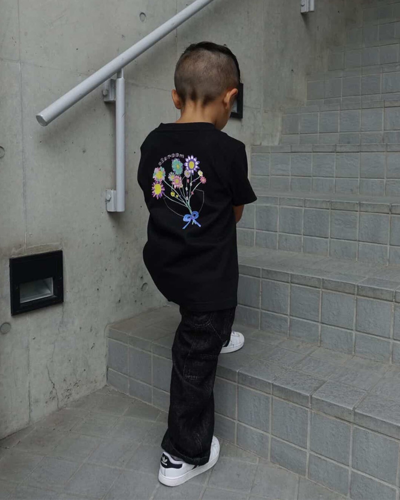 【mini】HAND DRAWN BOUQUET PRINT T-SHIRTS［RKC015］