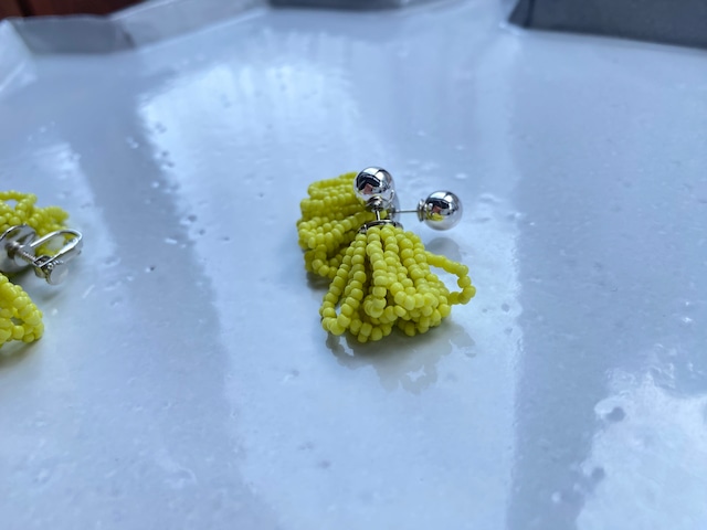 lime yellow piece/earring