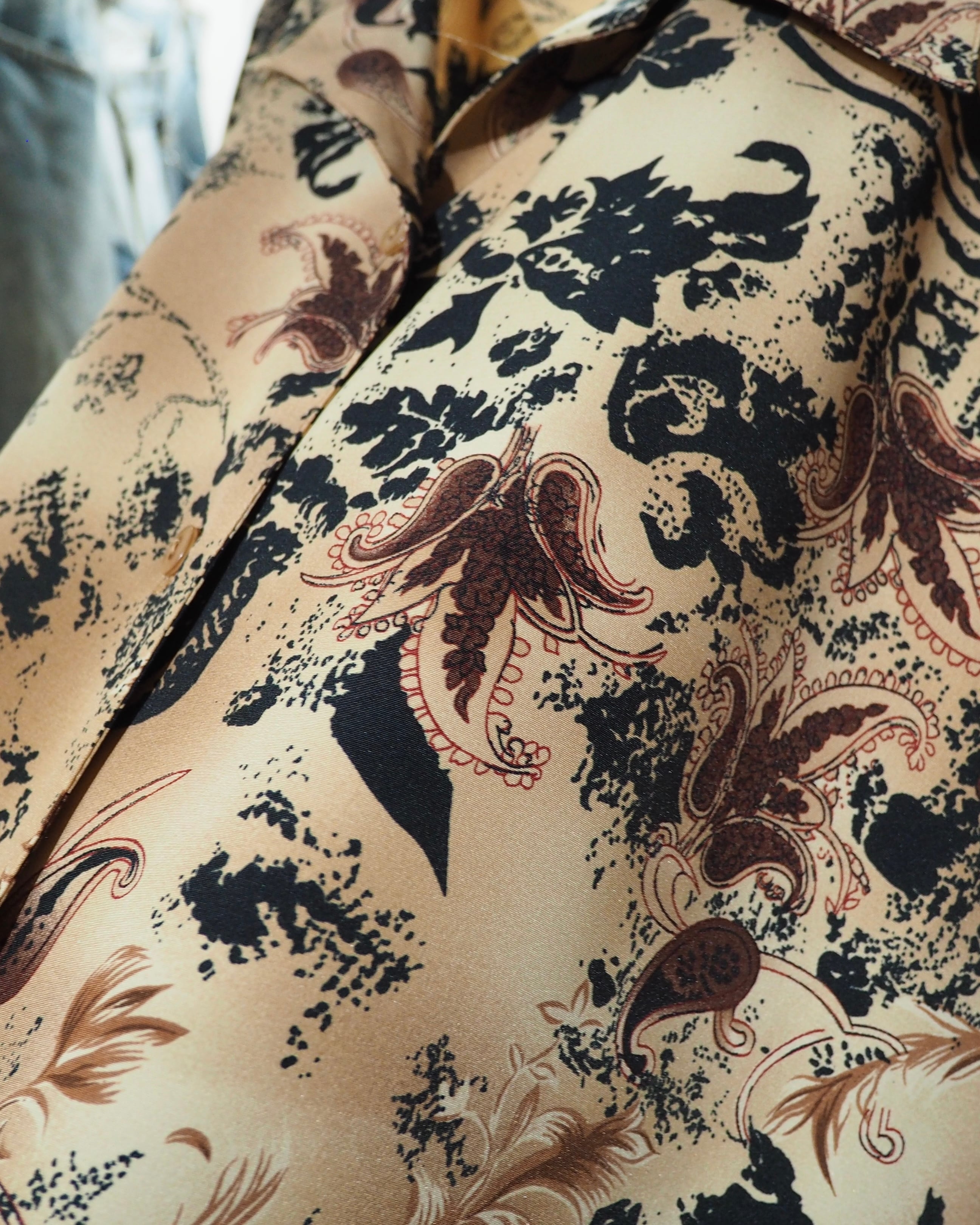 Beautiful Classic Flower All Over Pattern Drape Open Collar Shirt