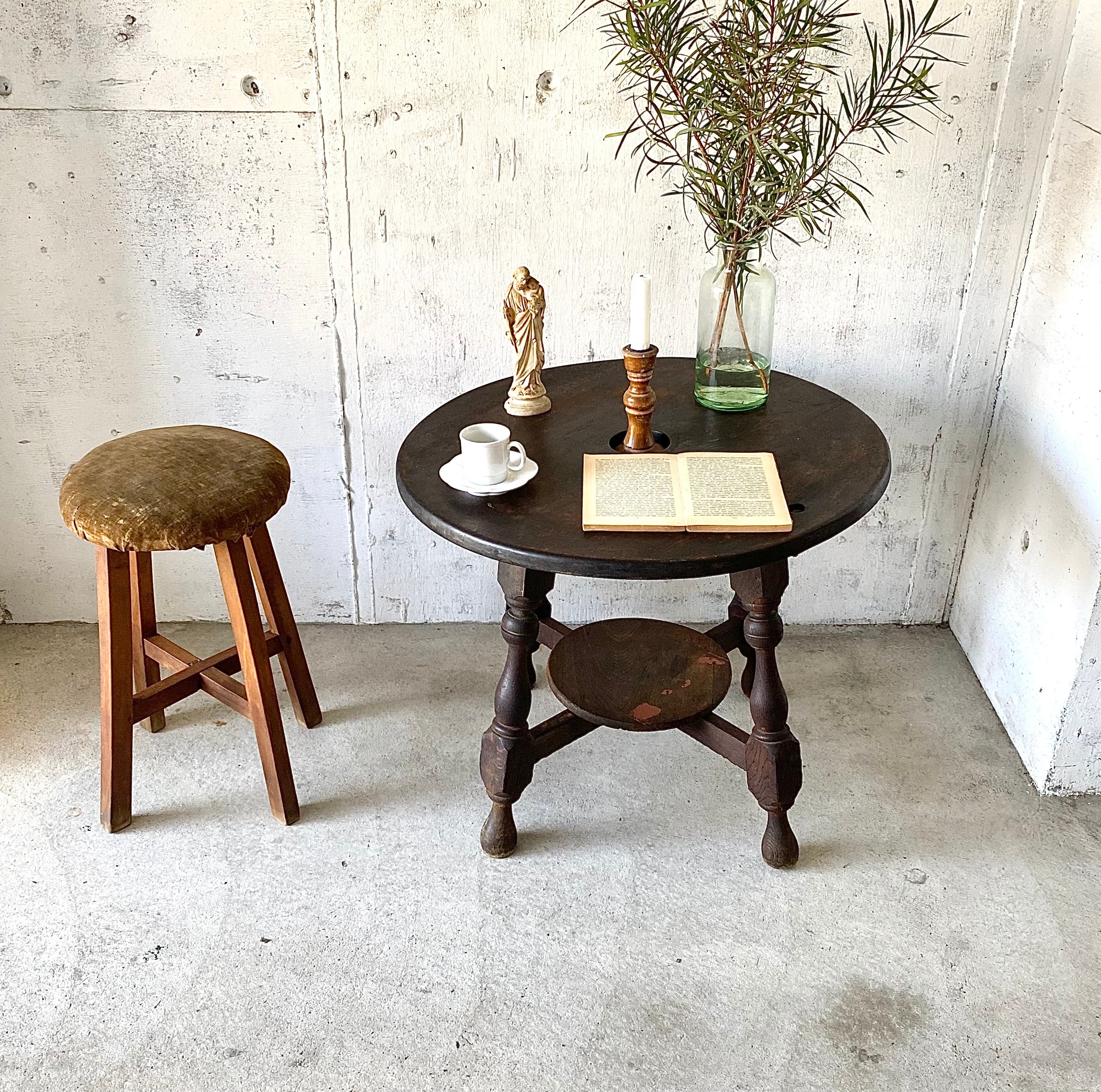 ろくろ脚のラウンドテーブル[古家具] | giraffes craft