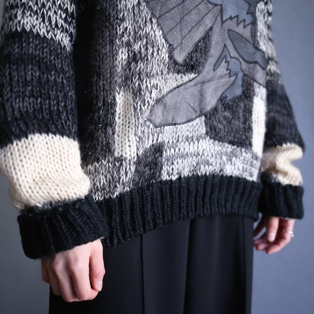 "leather×eagle" patchwork switching color knit pattern loose sweater