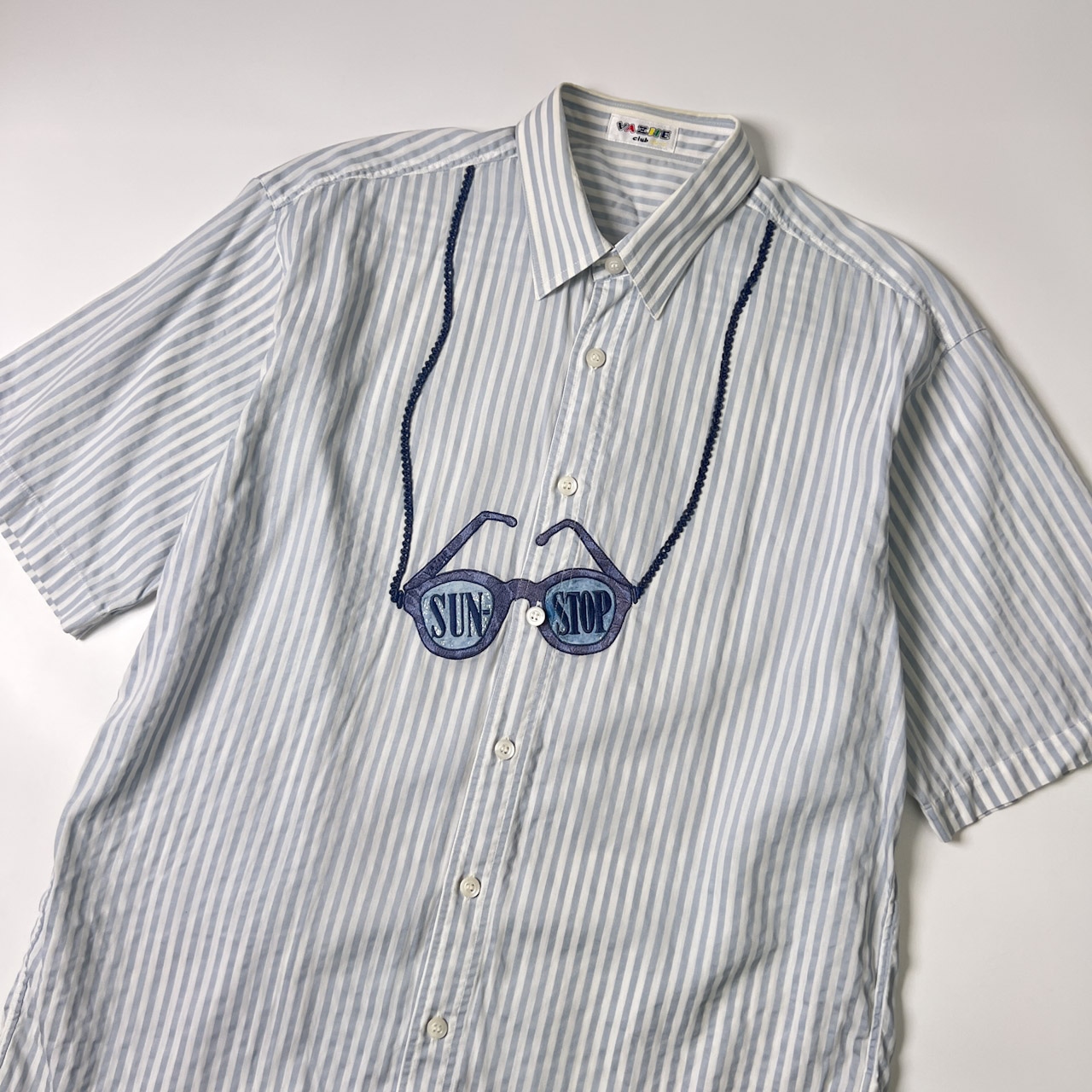 VAZZIE club バジエ ストライプ メガネデザイン 半袖シャツ 48/ホワイト ブルーグレー