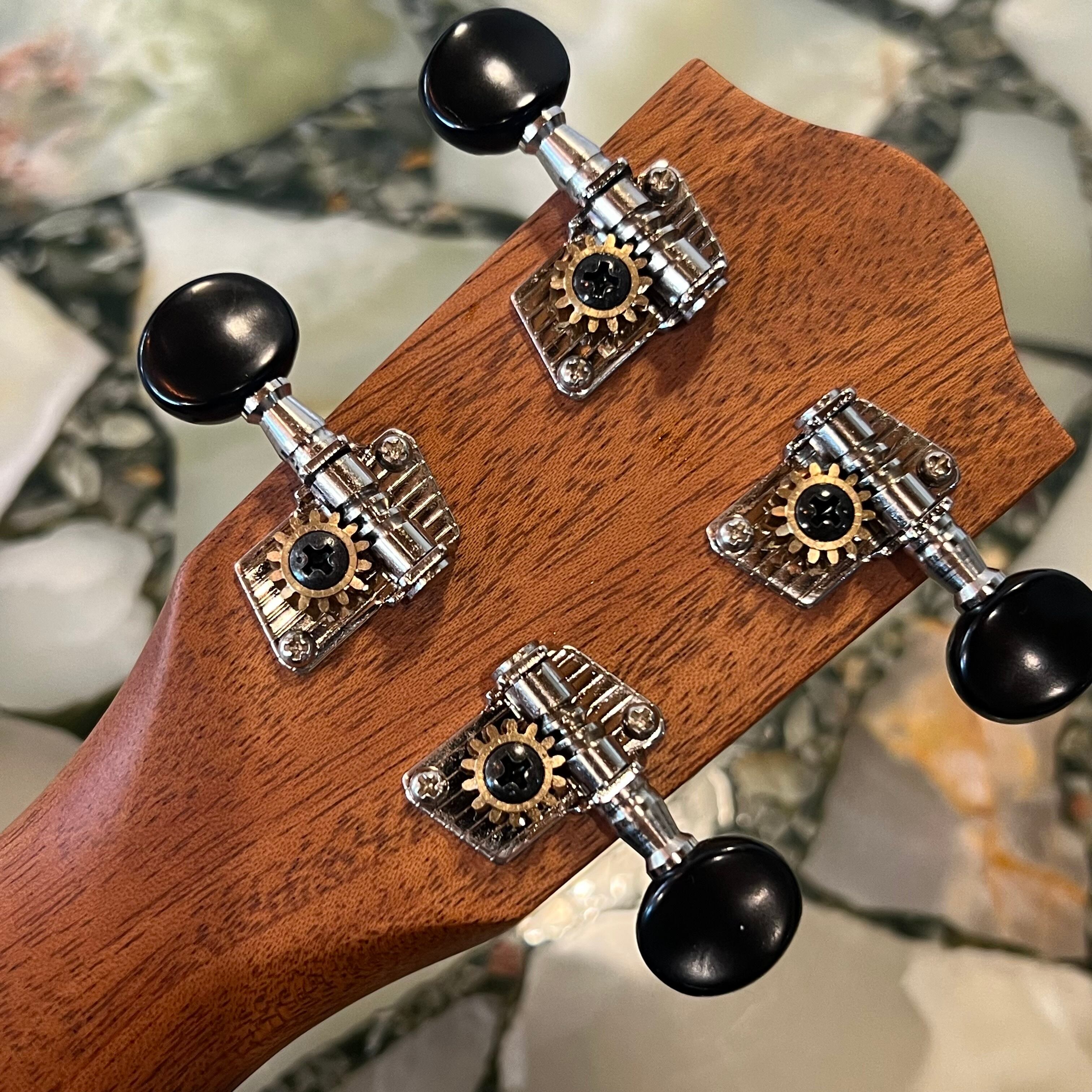 値下げ・ウクレレ【pupukea】 新品 調整済 Pupukea ソプラノウクレレ UF-30-03 | UKULELE DARUMA