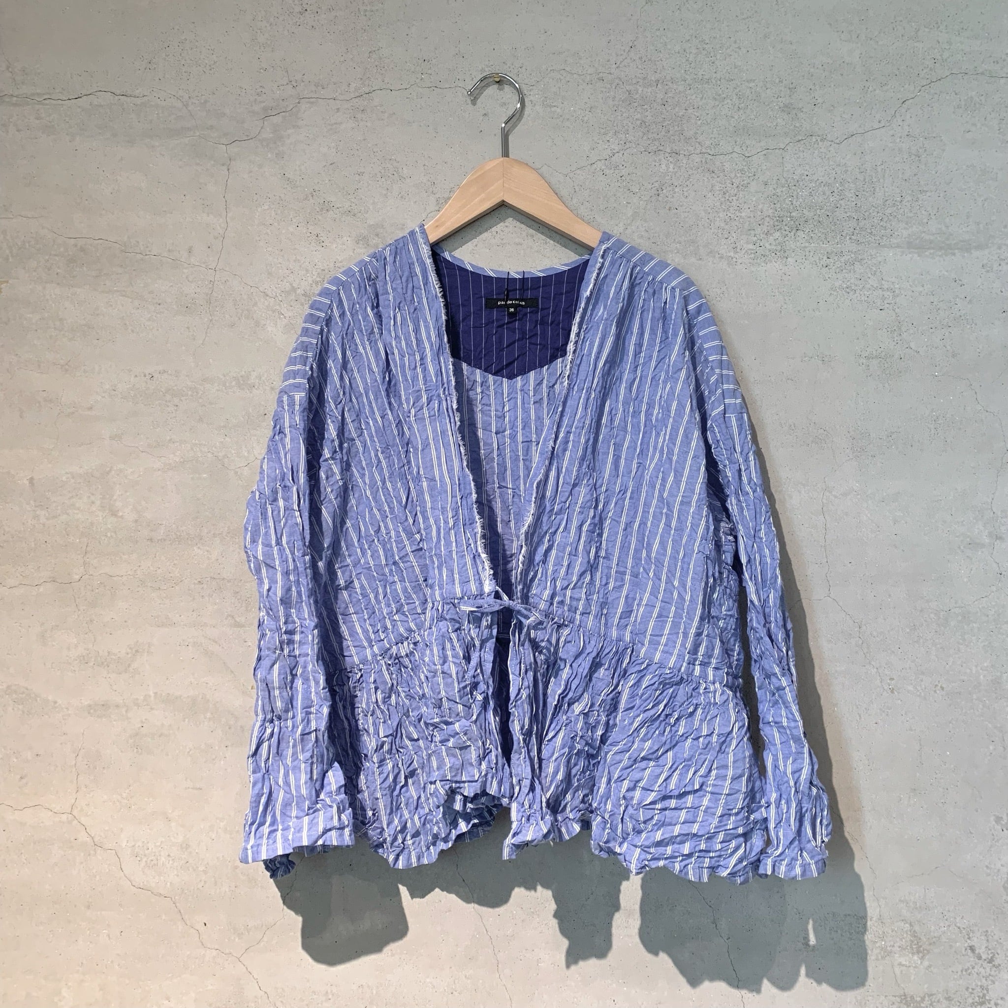 pas de calais】ブルーシャーリングストライプ カシュクールブラウス