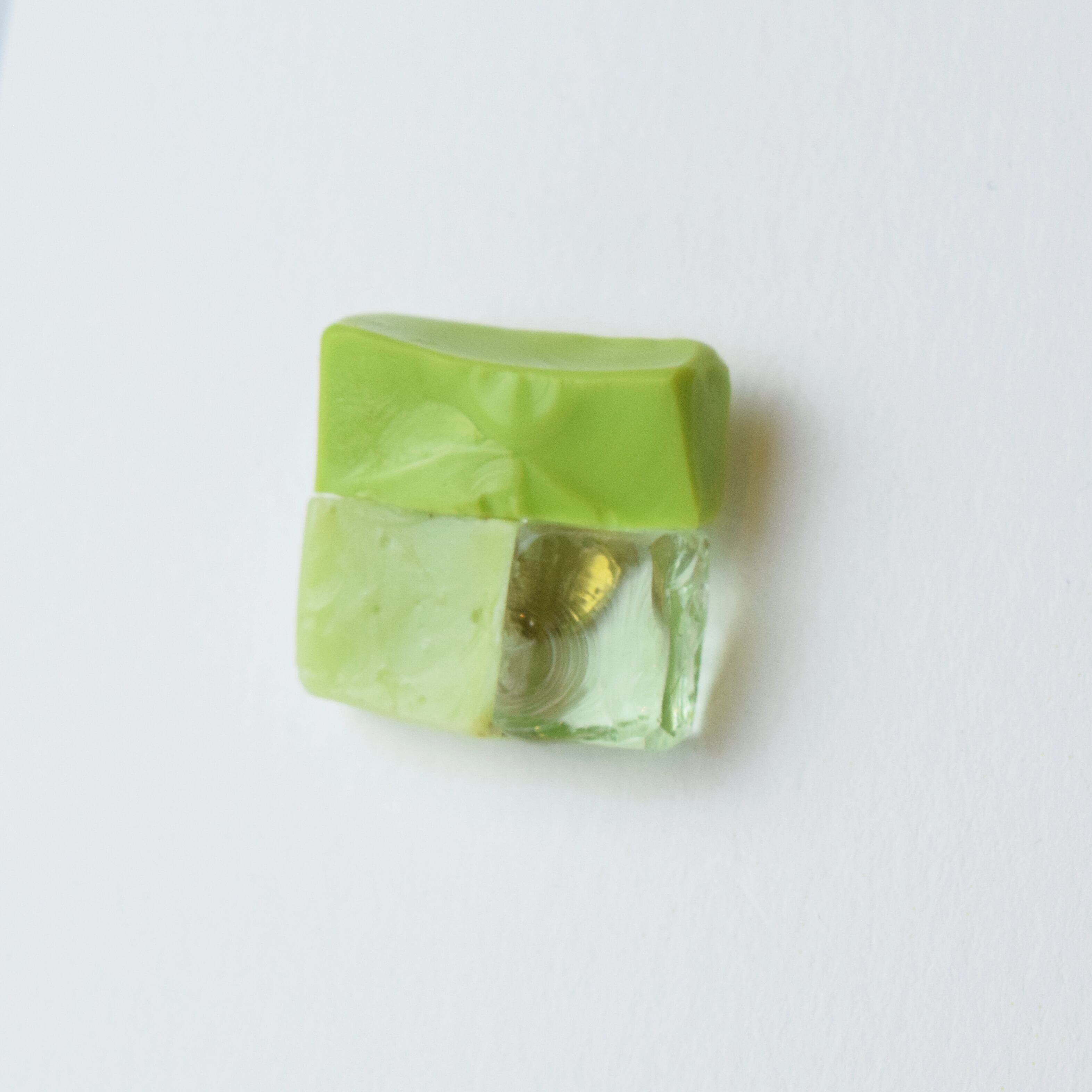 【ベーシック】ブローチM　黄緑×緑×緑クリア