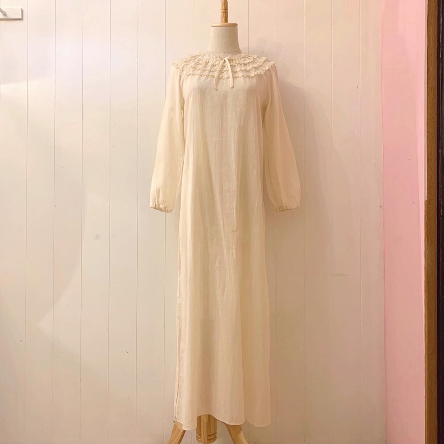 round lace cream neglige one-piece