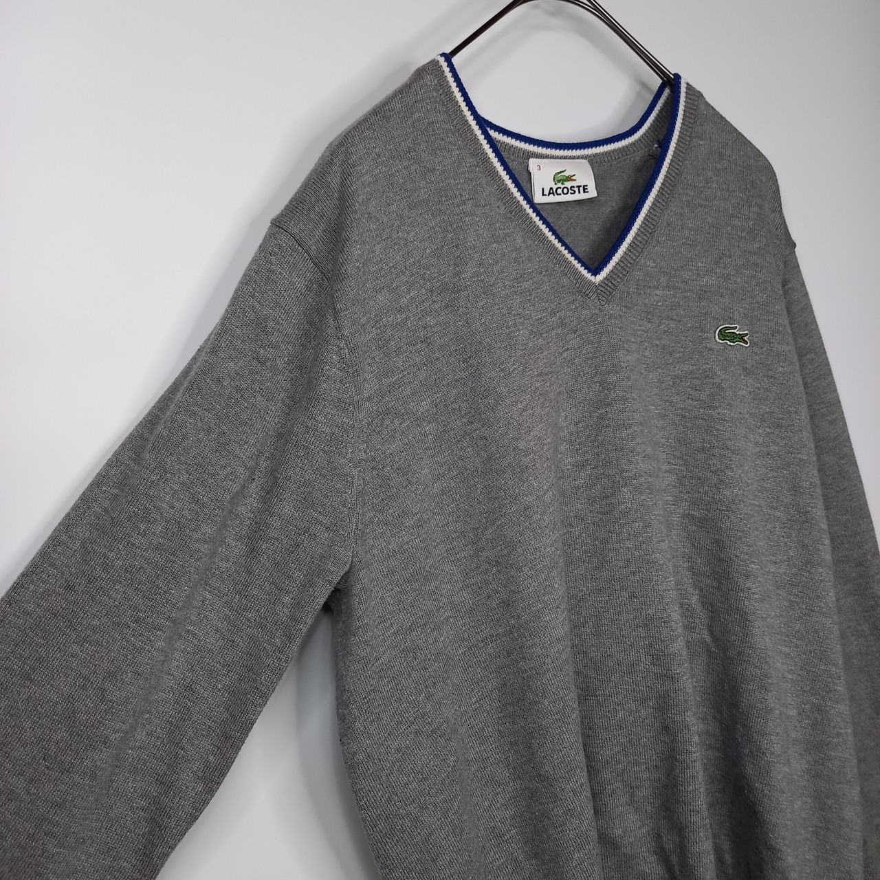 ラコステ　Vネック　コットン　ニット　セーター　刺繍ロゴ　襟ライン　ファブリカ製