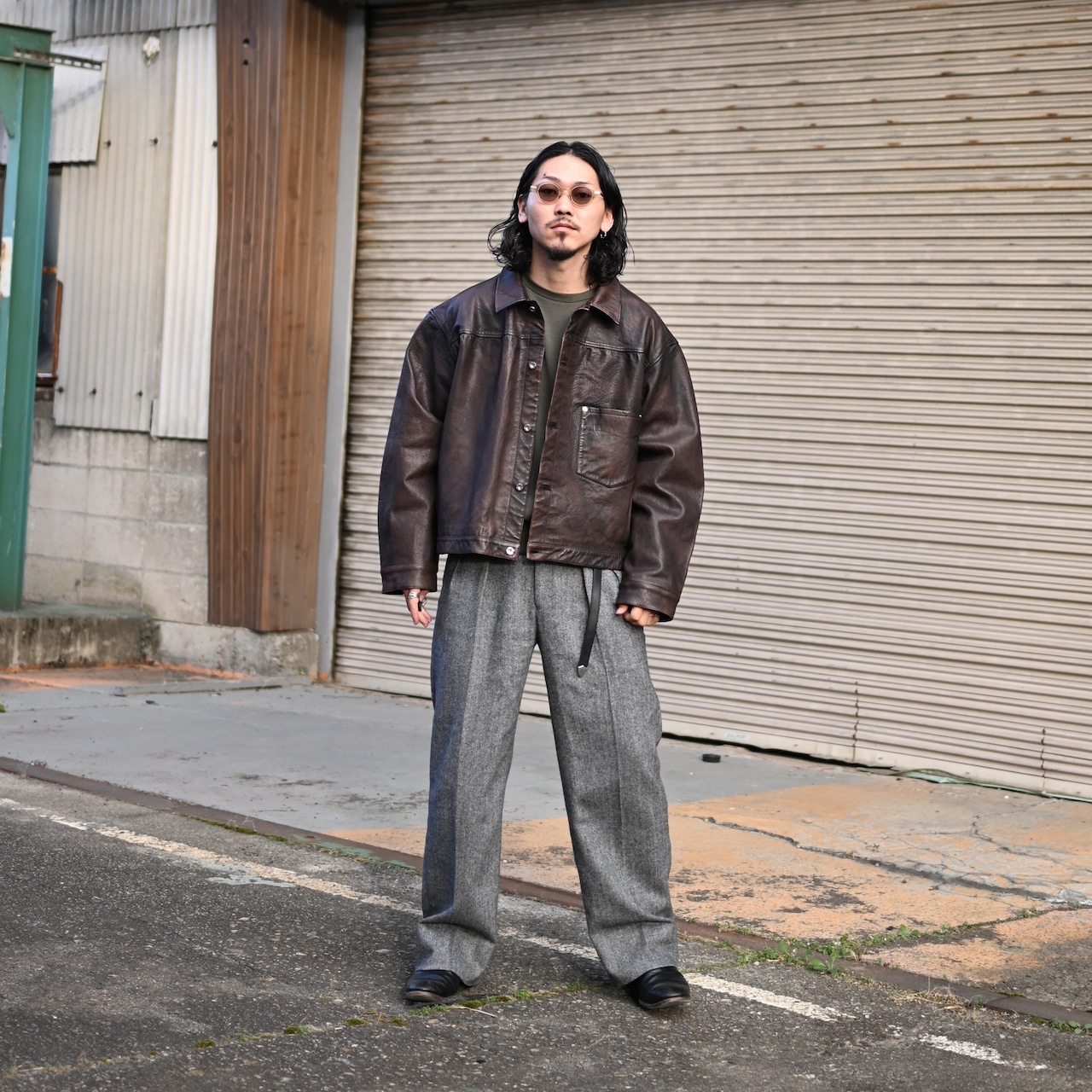 CCUの新作「TRUCKER JACKET」フェイデッドブラウンコーディネート