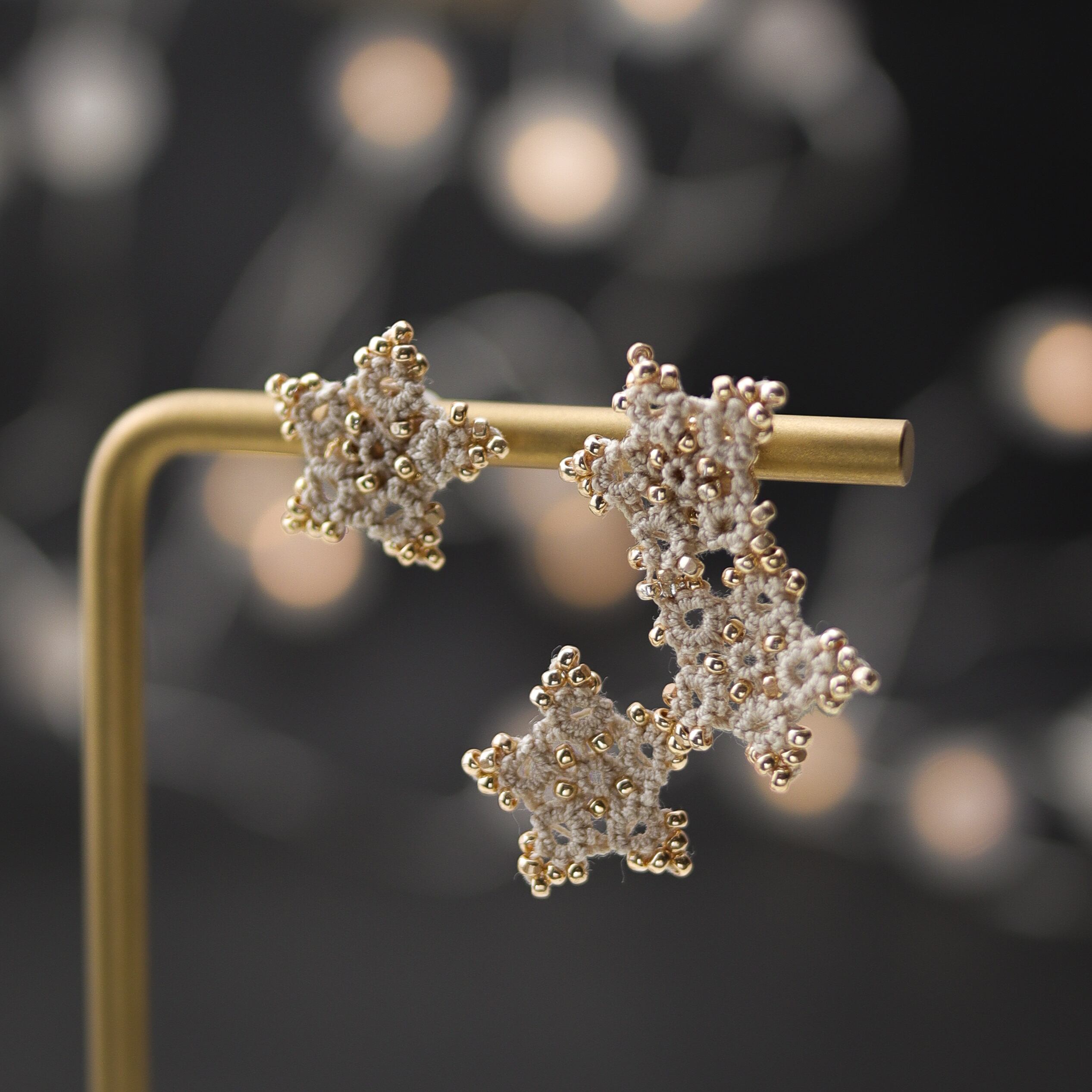 タティングレースとビーズのピアス Kirari＜キラリ＞ ※イヤリングに変更可