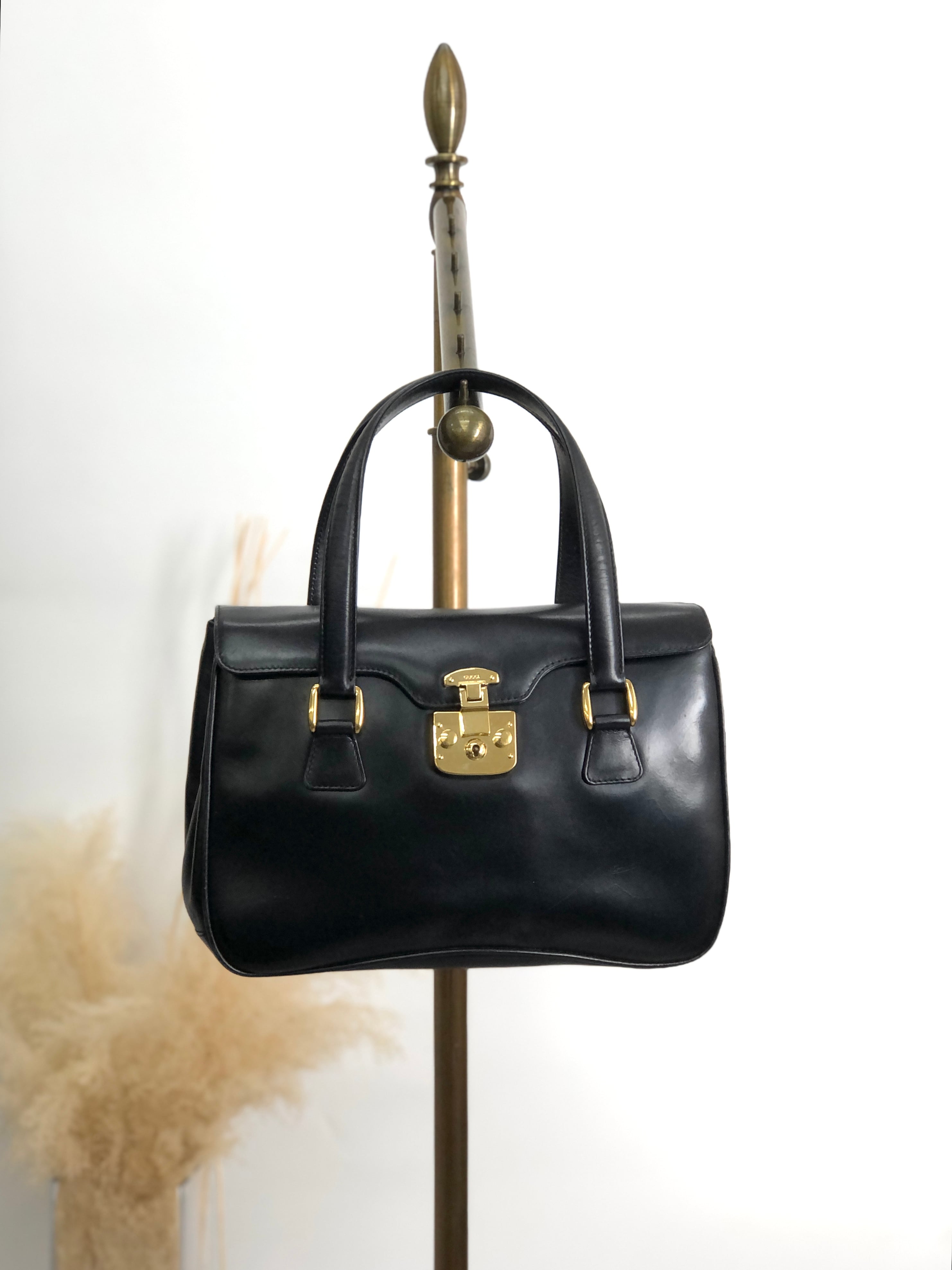 ひかりです‼️グッチ　ビンテージ　黒　本革　バッグ ひかりです‼️グッチ ビンテージ 黒 本革 バッグ ひかりです‼️グッチ